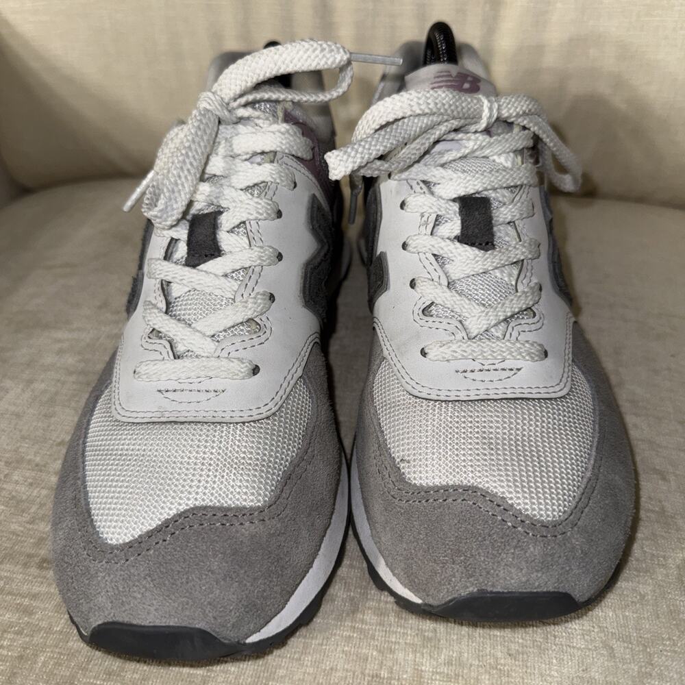 Size 9 Women's New Balance 574 Core Grey White Sneakers Shoes - Picture 6 of 10